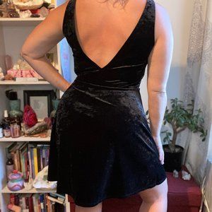 Velvet Sleeveless Back V Cocktail Dress